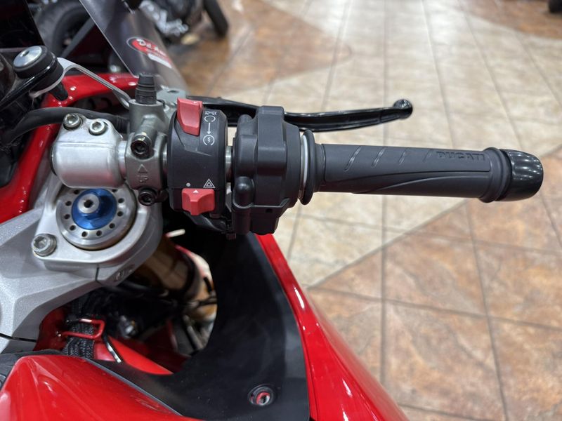 2020 Ducati SUPERSPORT S Image 3