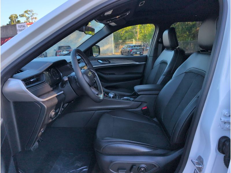 New 2027 Jeep Grand Cherokee L Laredo Altitude 4x2Image 10
