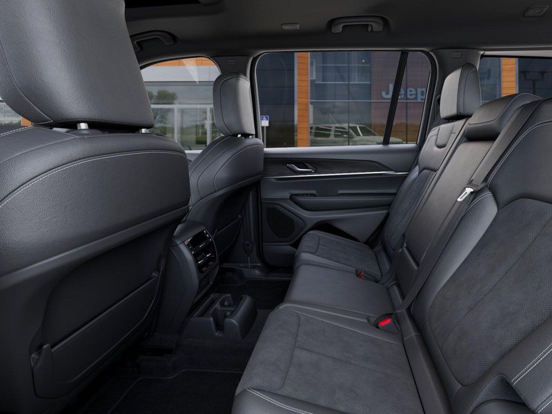New 2026 Jeep Grand Cherokee L Laredo Altitude 4x4Image 49