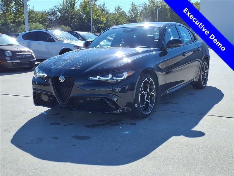 New 2025 Alfa Romeo Giulia VeloceImage 2