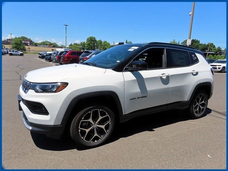 2024 Jeep Compass LimitedImage 1