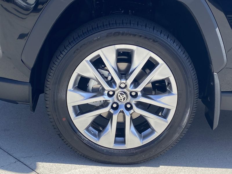 New 2025 Toyota RAV4 XLE PremiumImage 8