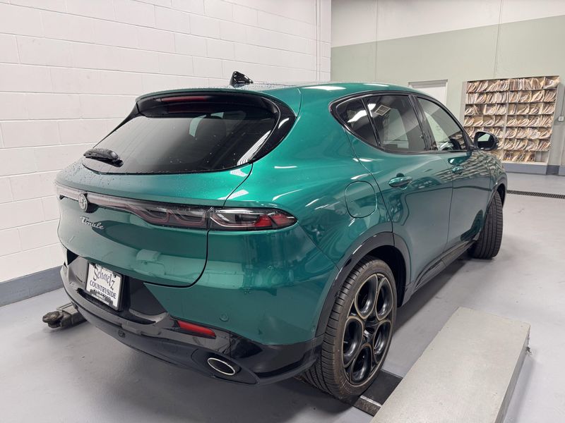 New 2025 Alfa Romeo Tonale Intensa Hybrid EawdImage 2