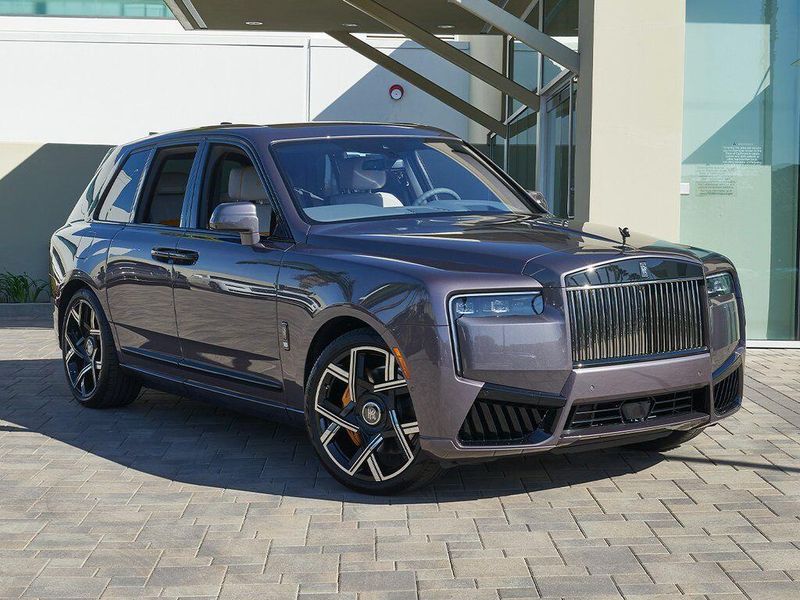 New 2026 Rolls-Royce Cullinan Black BadgeImage 5