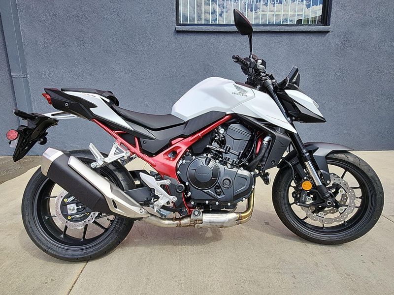 New 2025 Honda CB750 HORNET Image 11