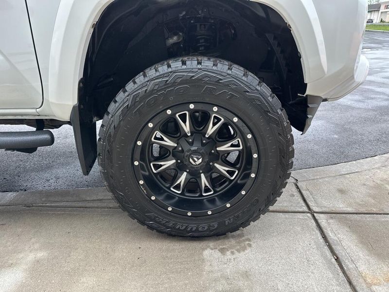2020 Toyota Tacoma TRD SportImage 12