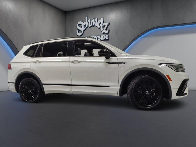 Used 2022 Volkswagen Tiguan SE R-Line Black AWD w/SunroofImage 3