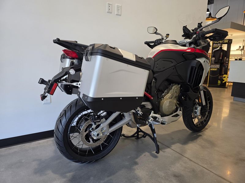 New 2025 Ducati Multistrada V4 Rally 