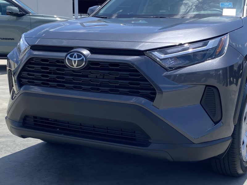 2025 Toyota RAV4 LEImage 7