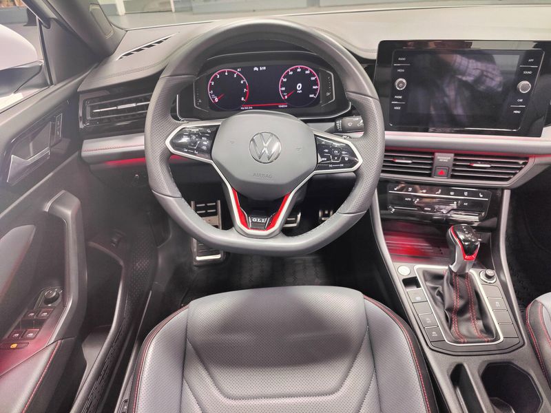 Used 2025 Volkswagen Jetta GLI Autobahn w/SunroofImage 18
