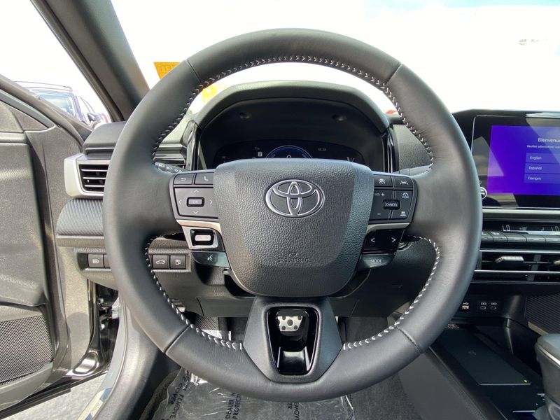 Used 2025 Toyota Camry SEImage 24