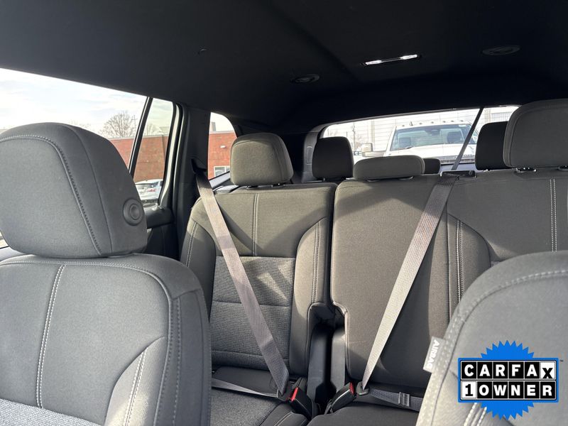 Used 2025 GMC Acadia FWD ElevationImage 38