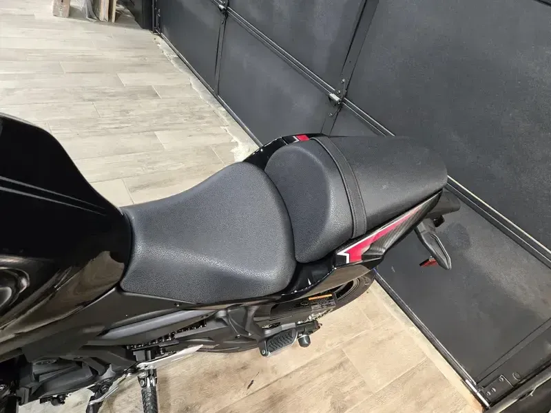 NEW 2025 KAWASAKI Z650 Image 7