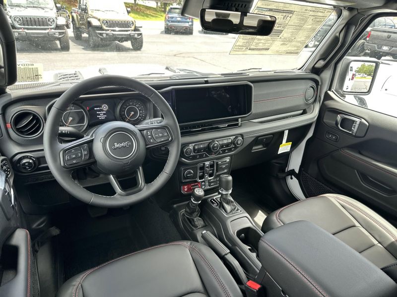 New 2025 Jeep Gladiator Rubicon X 4x4Image 17