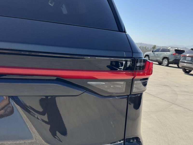 New 2026 Lexus TX 500h F SPORT Performance PremiumImage 13