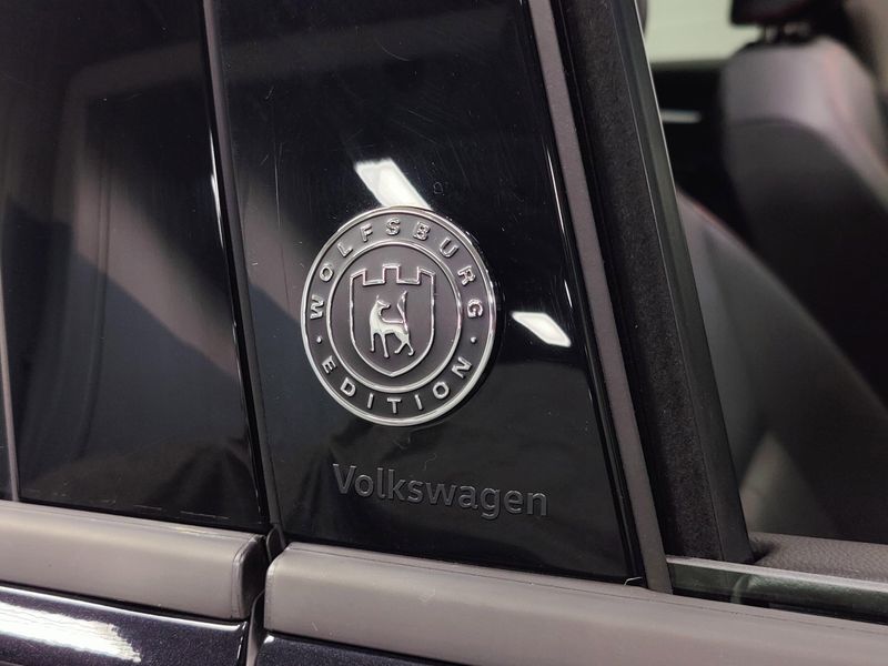 Used 2024 Volkswagen Tiguan Wolfsburg Edt AWD w/SunroofImage 4