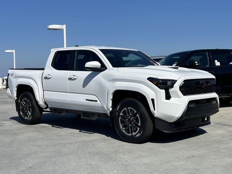 2024 Toyota Tacoma TRD SportImage 2