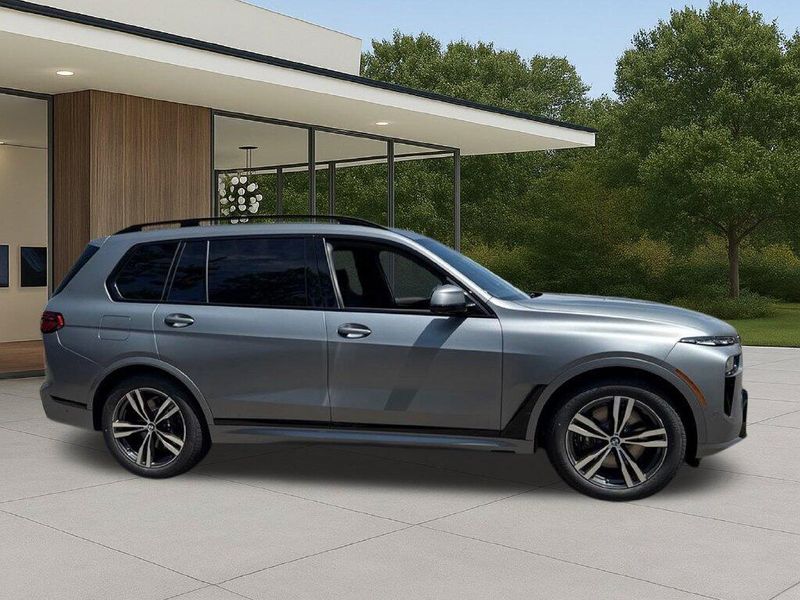 New 2027 BMW X7 xDrive40iImage 7