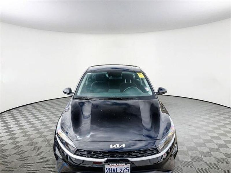 Used 2023 Kia Forte LXSImage 3