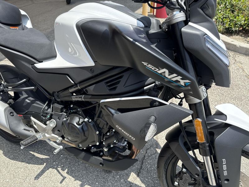 New 2026 CFMOTO 450NK Image 13