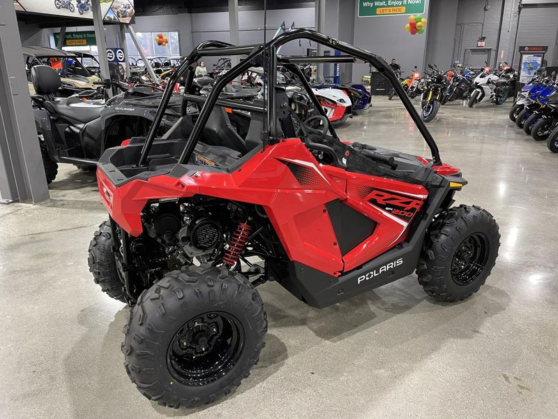 2025 Polaris RZR 200 EFI Image 11