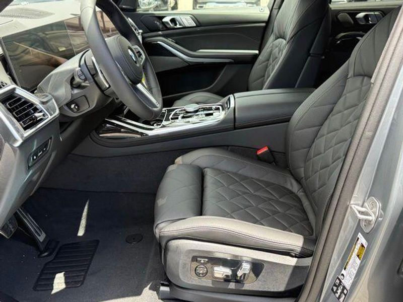 New 2027 BMW X7 xDrive40iImage 40
