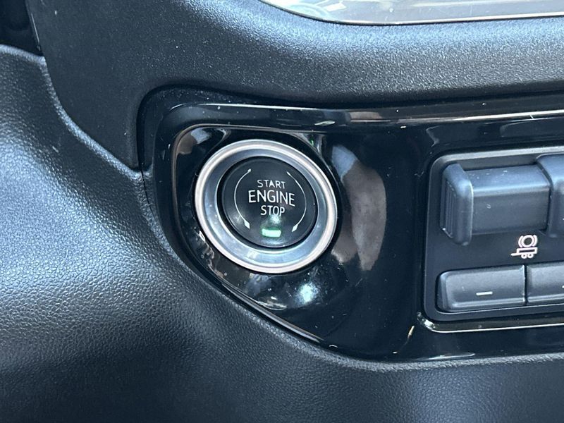 Used 2025 Chevrolet Silverado 1500 LTZImage 18