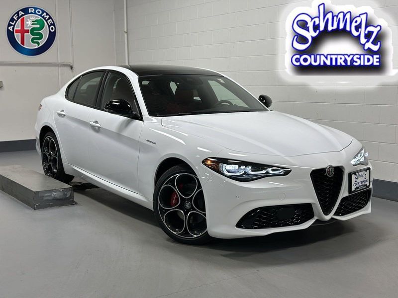 2024 Alfa Romeo Giulia Veloce AwdImage 1