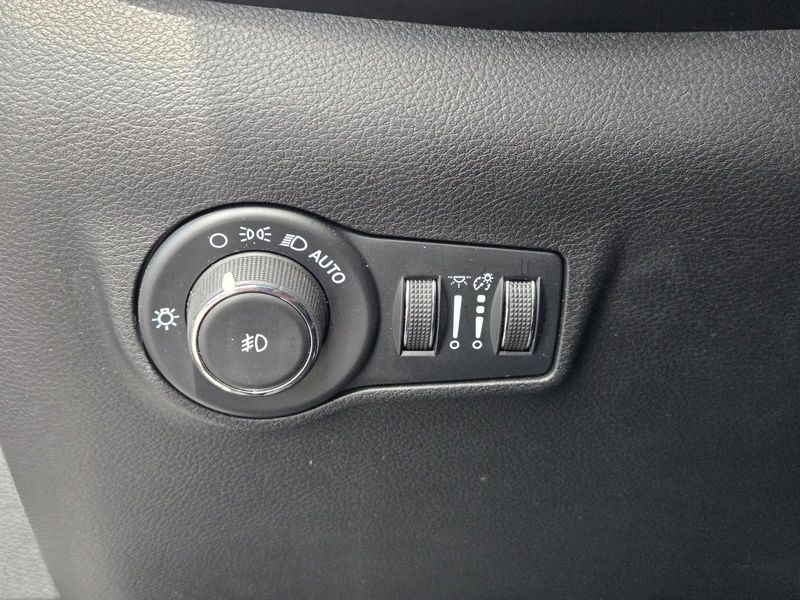 Used 2022 Jeep Compass Latitude FWD