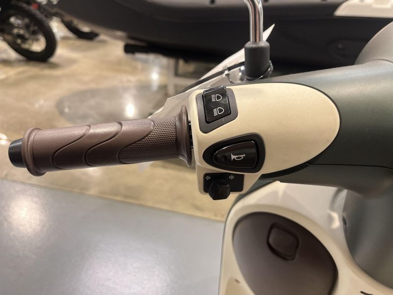New 2024 Honda Metropolitan Image 12