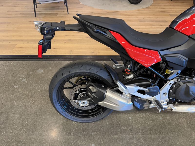 2024 BMW F 900 R - RACING RED 