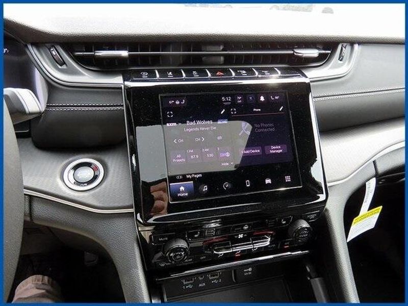 2025 Jeep Grand Cherokee Altitude XImage 16