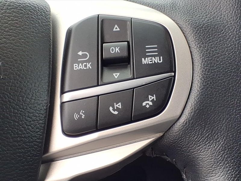 Used 2022 Ford Explorer XLTImage 18