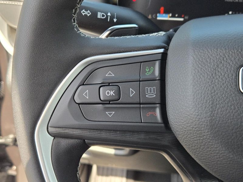 New 2026 Jeep Grand Cherokee L Laredo X 4x2
