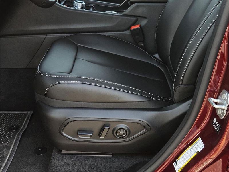 2025 Jeep Grand Cherokee L Limited 4x4Image 23