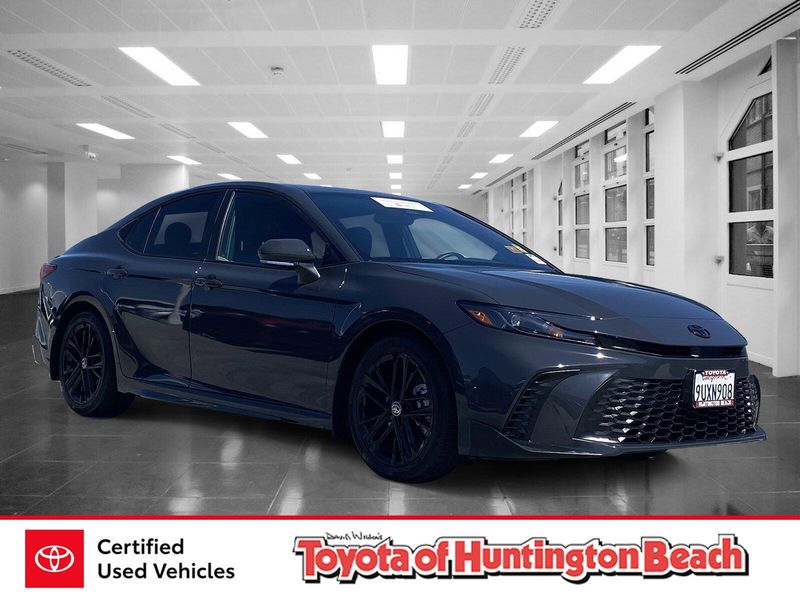 Used 2025 Toyota Camry SEImage 1