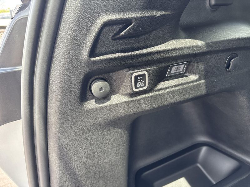 Used 2022 Jeep Grand Cherokee L LimitedImage 7