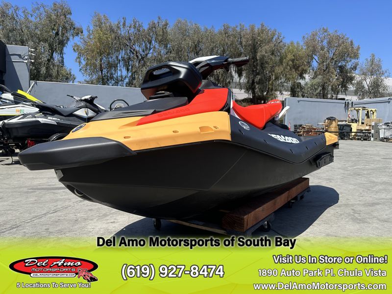 2024 Sea-Doo SPARK FOR 2 (SOUND SYSTEM) Image 4