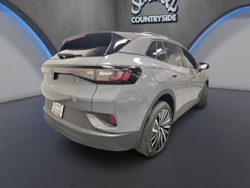 Used 2025 Volkswagen ID.4 Pro AWD 82kW Long RangeImage 11