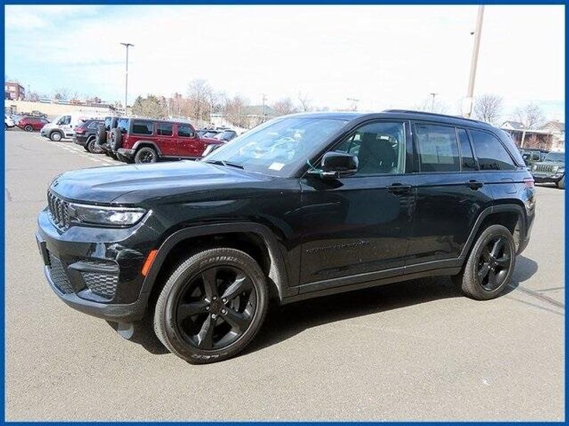 2023 Jeep Grand Cherokee AltitudeImage 1