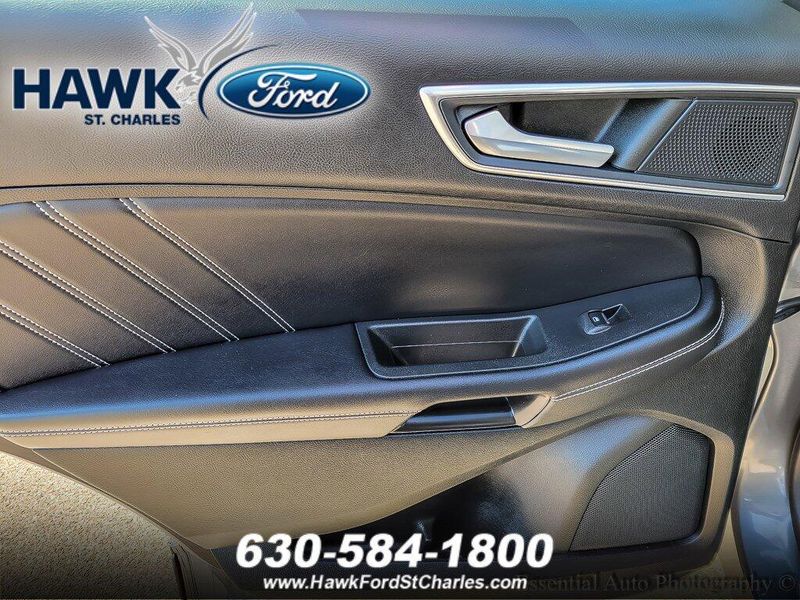 2022 Ford Edge ST photo 18