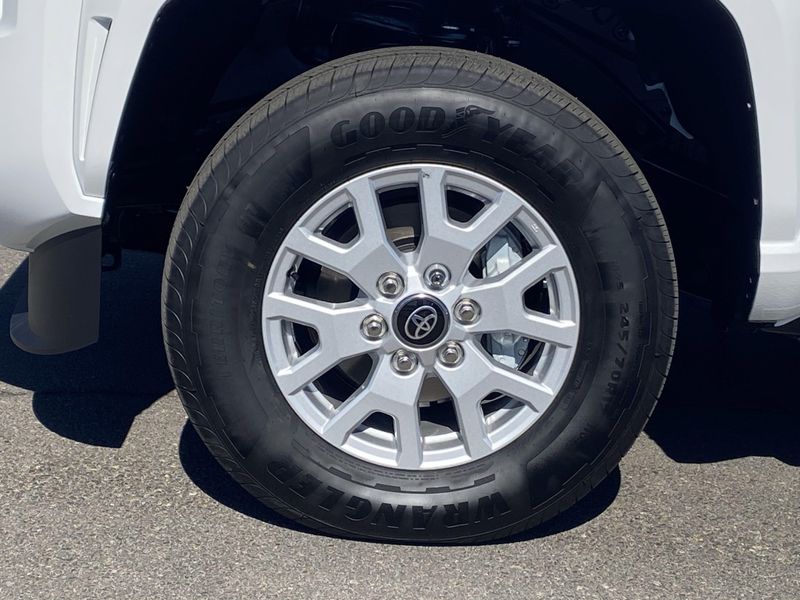 New 2025 Toyota Tacoma SR5Image 8