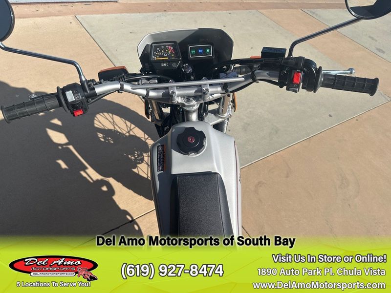 2024 Yamaha TW200R1C  in a GALLANT GRAY exterior color. Del Amo Motorsports of South Bay (619) 547-1937 delamomotorsports.com 