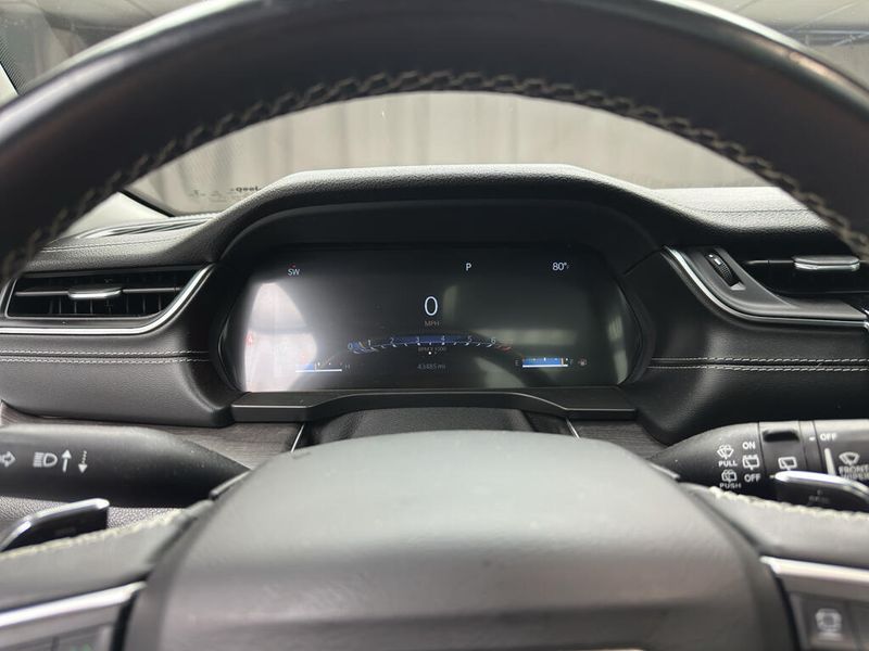 Used 2022 Jeep Grand Cherokee L LimitedImage 5