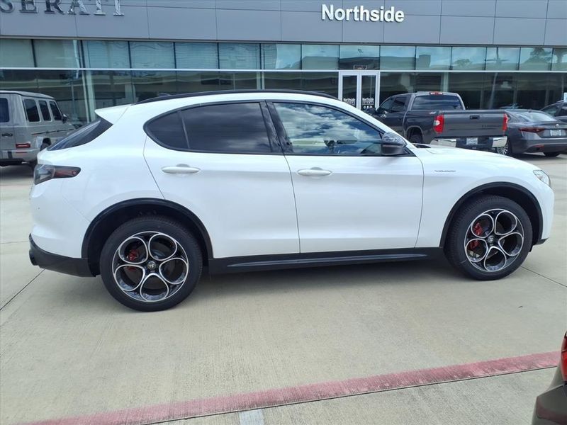 New 2025 Alfa Romeo Stelvio AwdImage 5