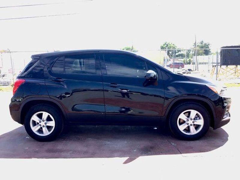 Used 2021 Chevrolet Trax LSImage 3