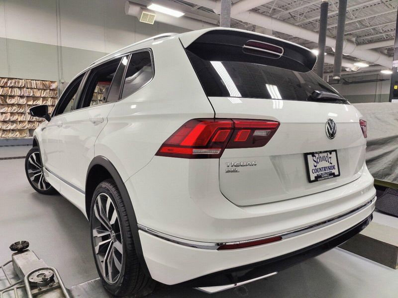 2021 Volkswagen Tiguan SEL Premium R-Line AWD w/SunroofImage 17