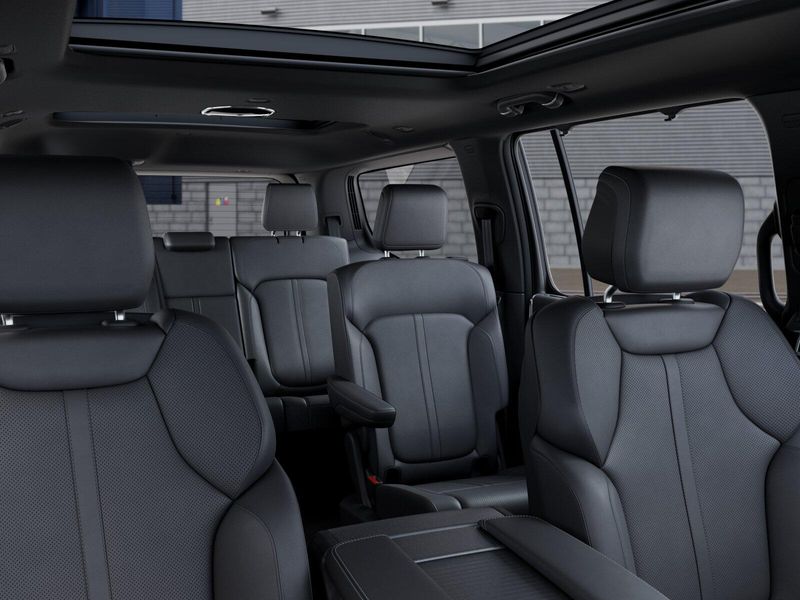 2026 Jeep Grand Wagoneer Limited Reserve 4x4Image 26