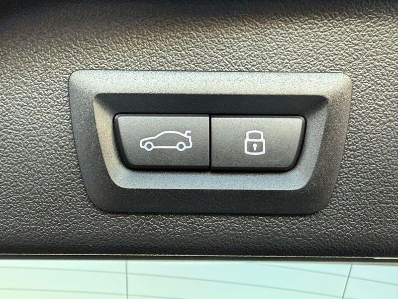 New 2026 BMW X5 M60iImage 17