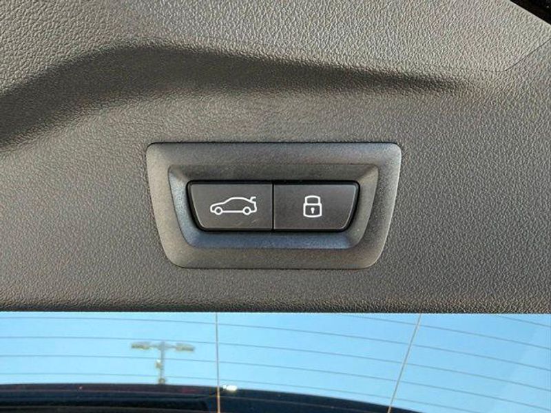 Used 2026 BMW X7 xDrive40iImage 17